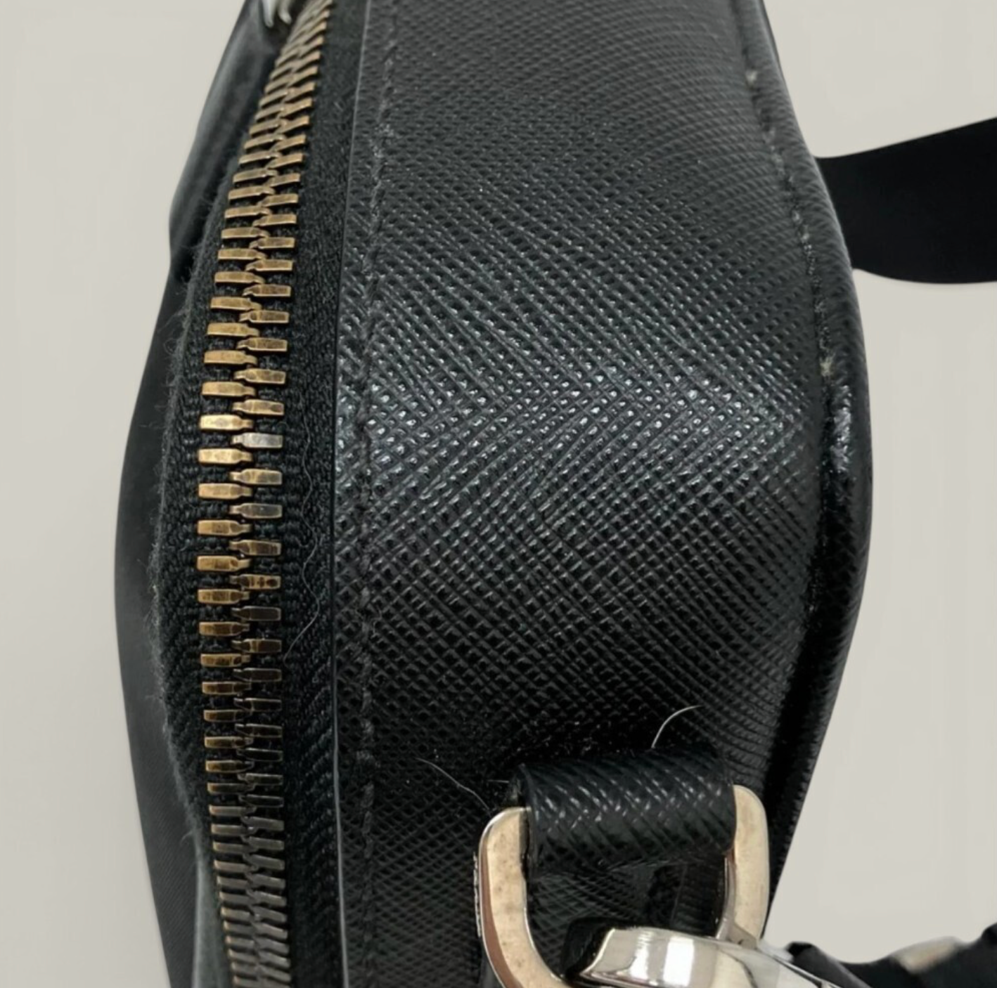PRADA (プラダ) 黒 ナイロン ショルダーバッグ 2VH070 中古品【ランクA】