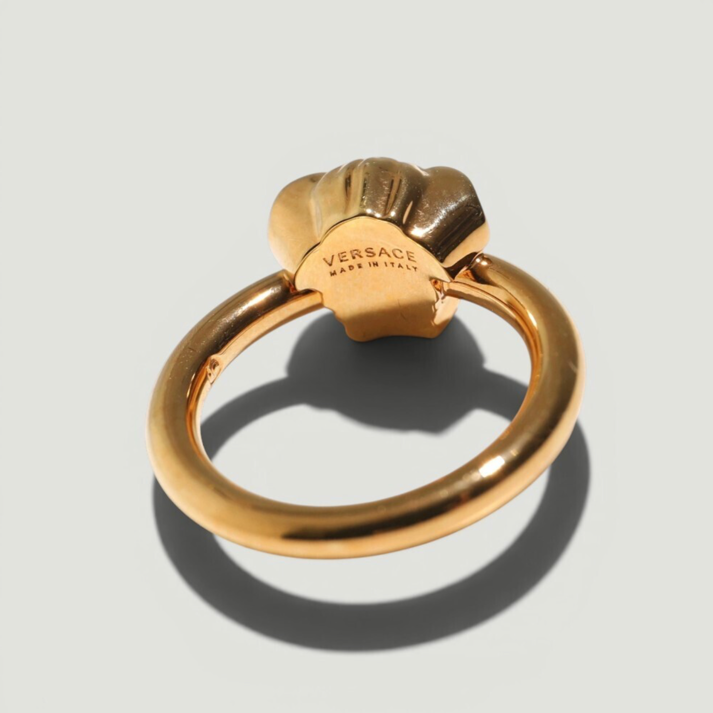 Versace-Medusa-Ring-Gold-24