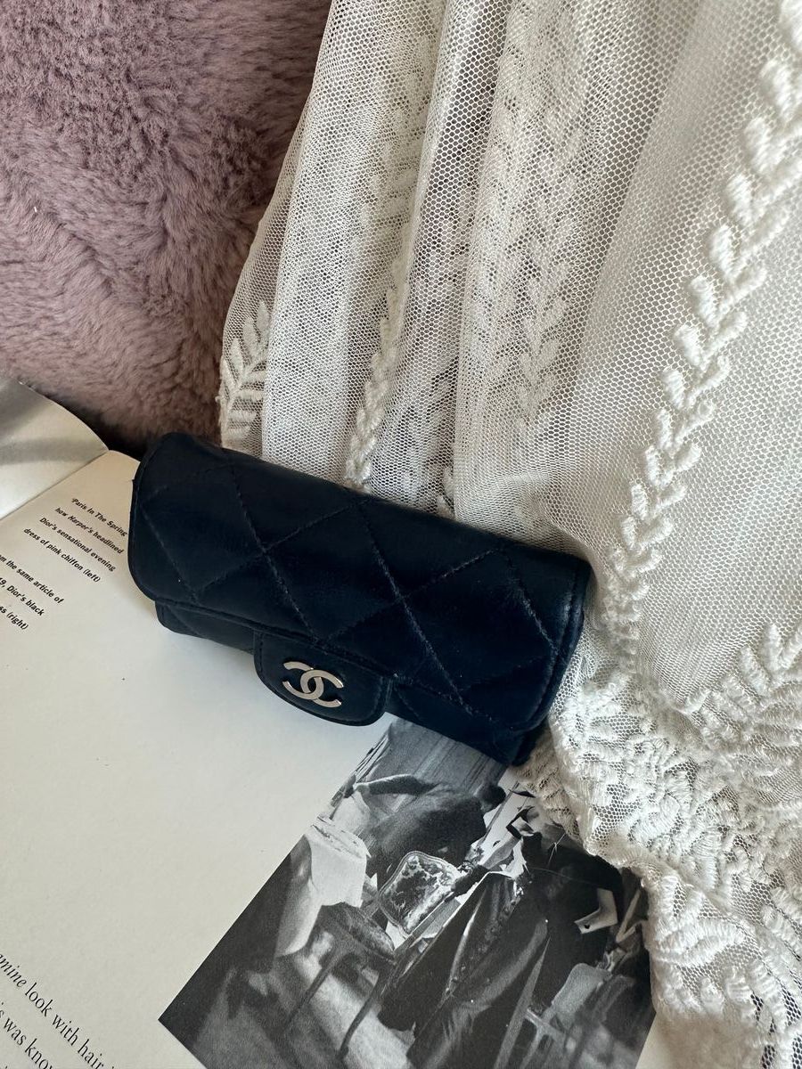 Vintage Rank A CHANEL Navy Lamb Key Holder Phw