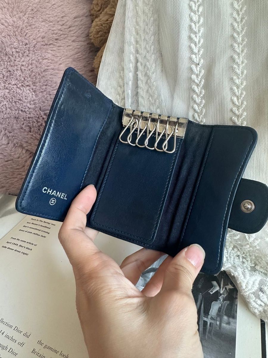 Vintage Rank A CHANEL Navy Lamb Key Holder Phw