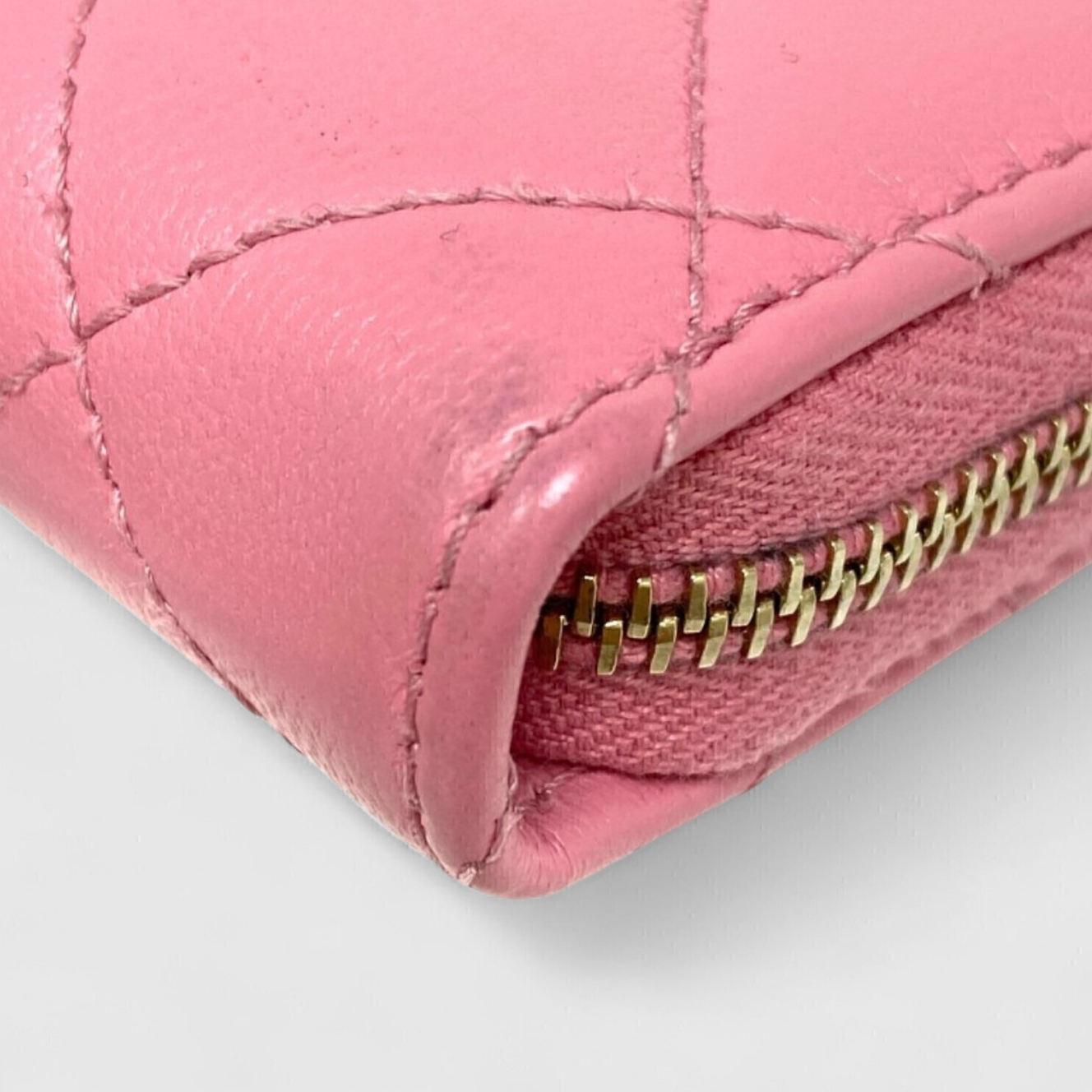 Chanel-Zipped-Card-Case-07