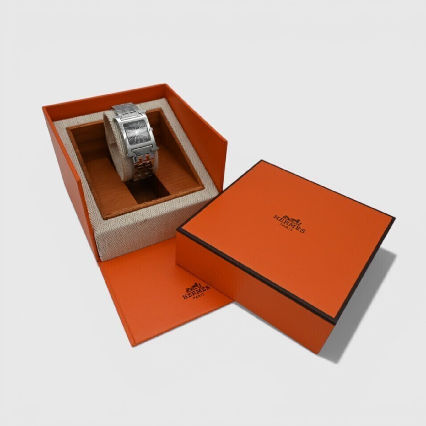 Hermes-Stainless-Steel-Quartz-Watch-04