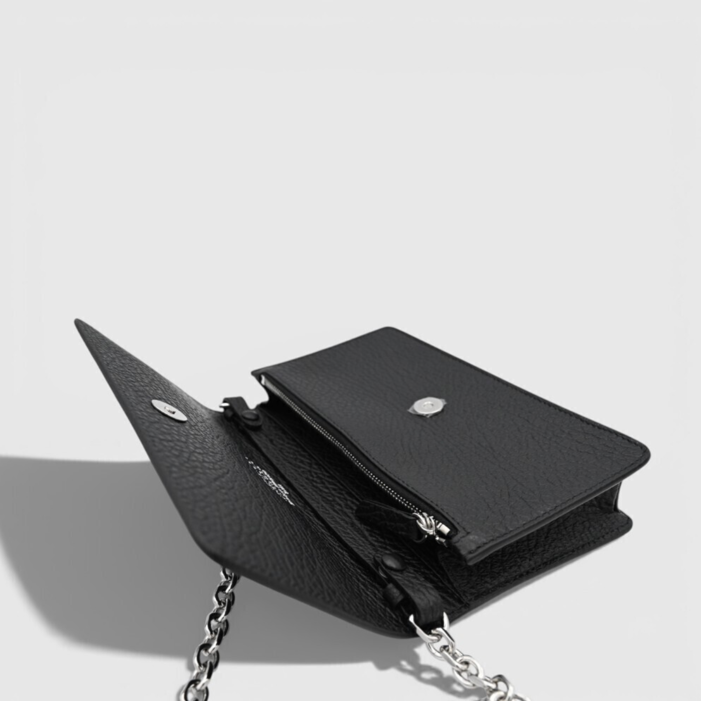 MAISON-MARGIELA-11-Chain-Wallet-08