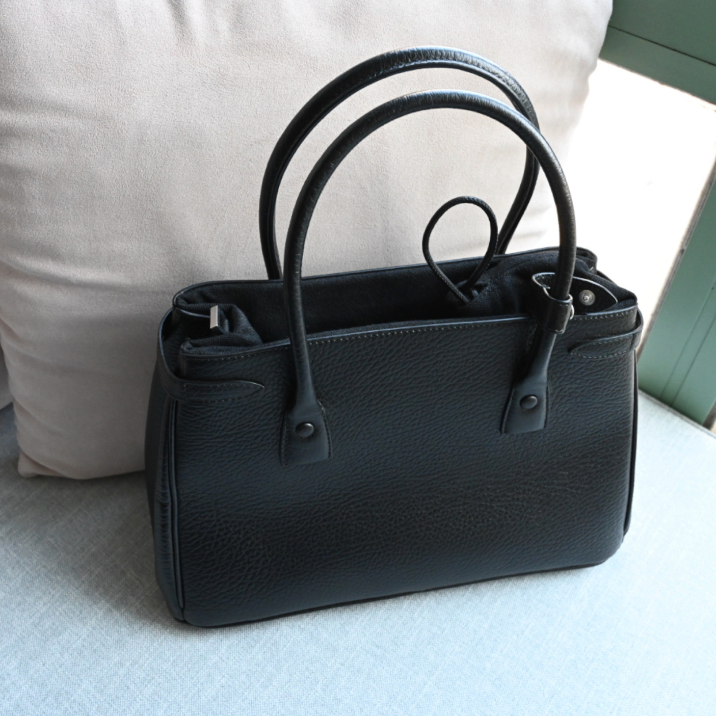 Maison-Margiela-Black-Calfskin-5AC-2Way-Bag-02