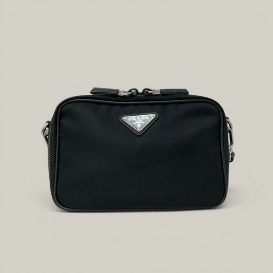 PRADA-Black-Nylon-shoulder-Bag-01
