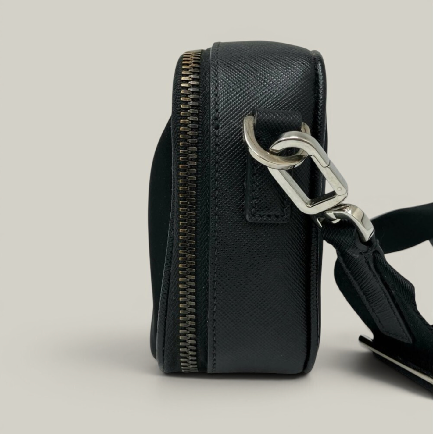 PRADA (プラダ) 黒 ナイロン ショルダーバッグ 2VH070 中古品【ランクA】