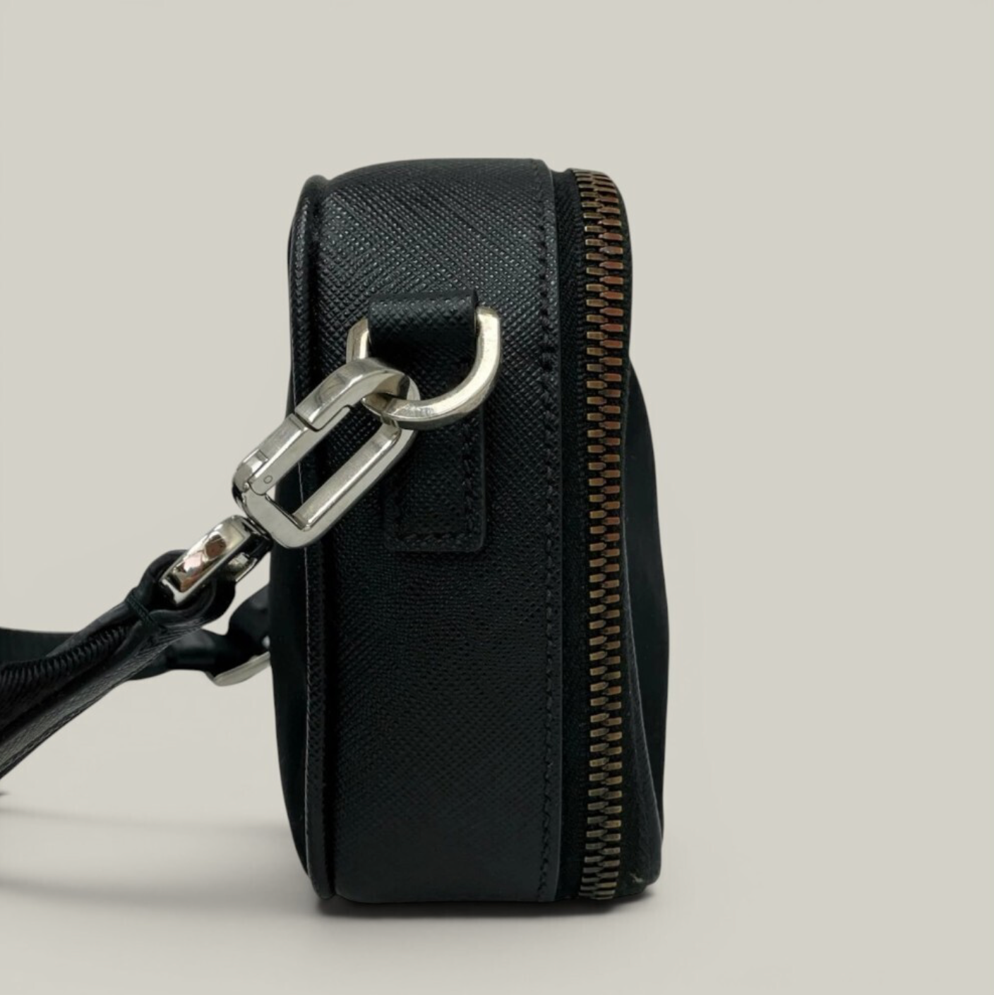 PRADA (プラダ) 黒 ナイロン ショルダーバッグ 2VH070 中古品【ランクA】