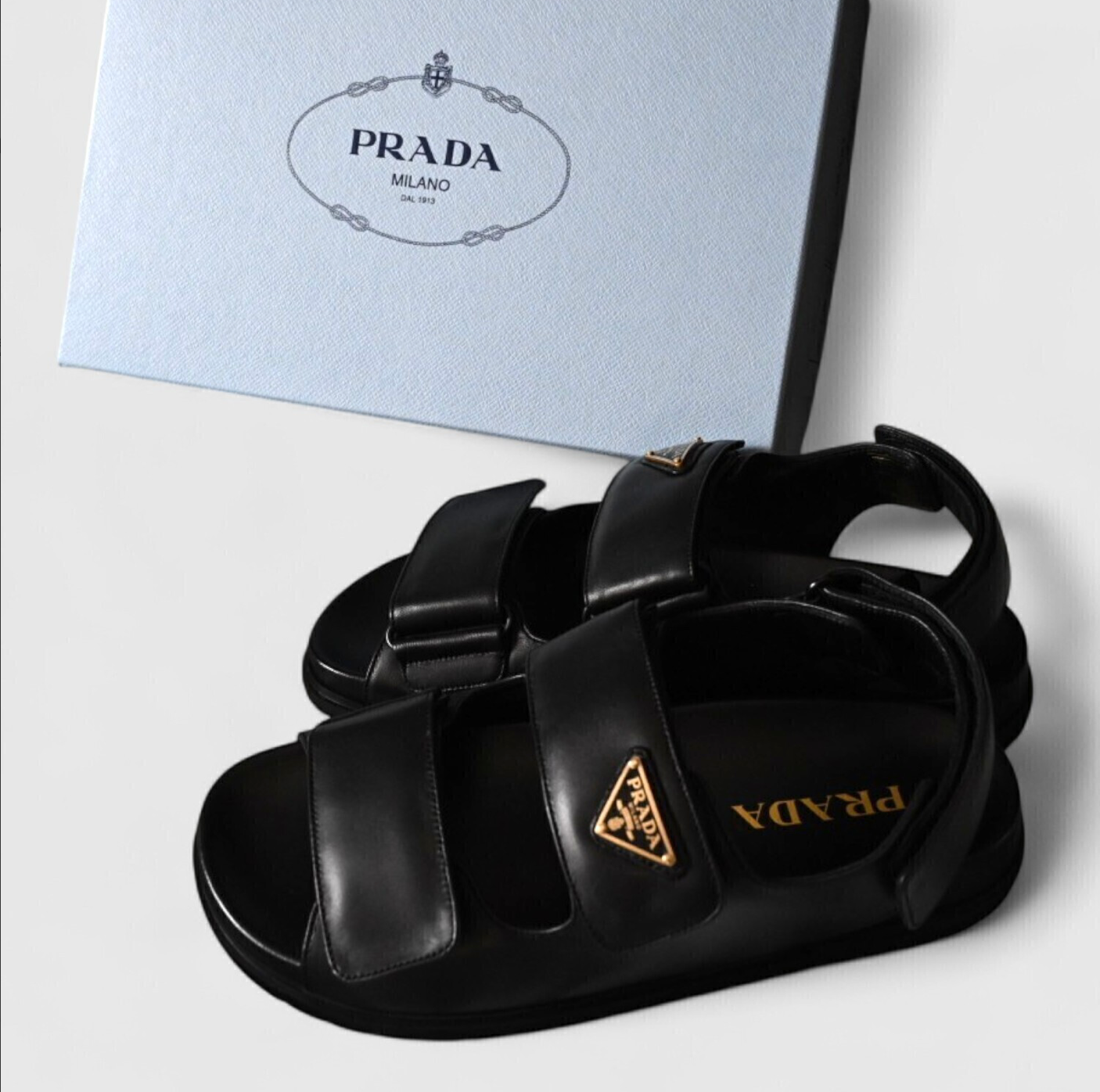 Prada-Fussbett-Lamb-Leather-Sandals-04