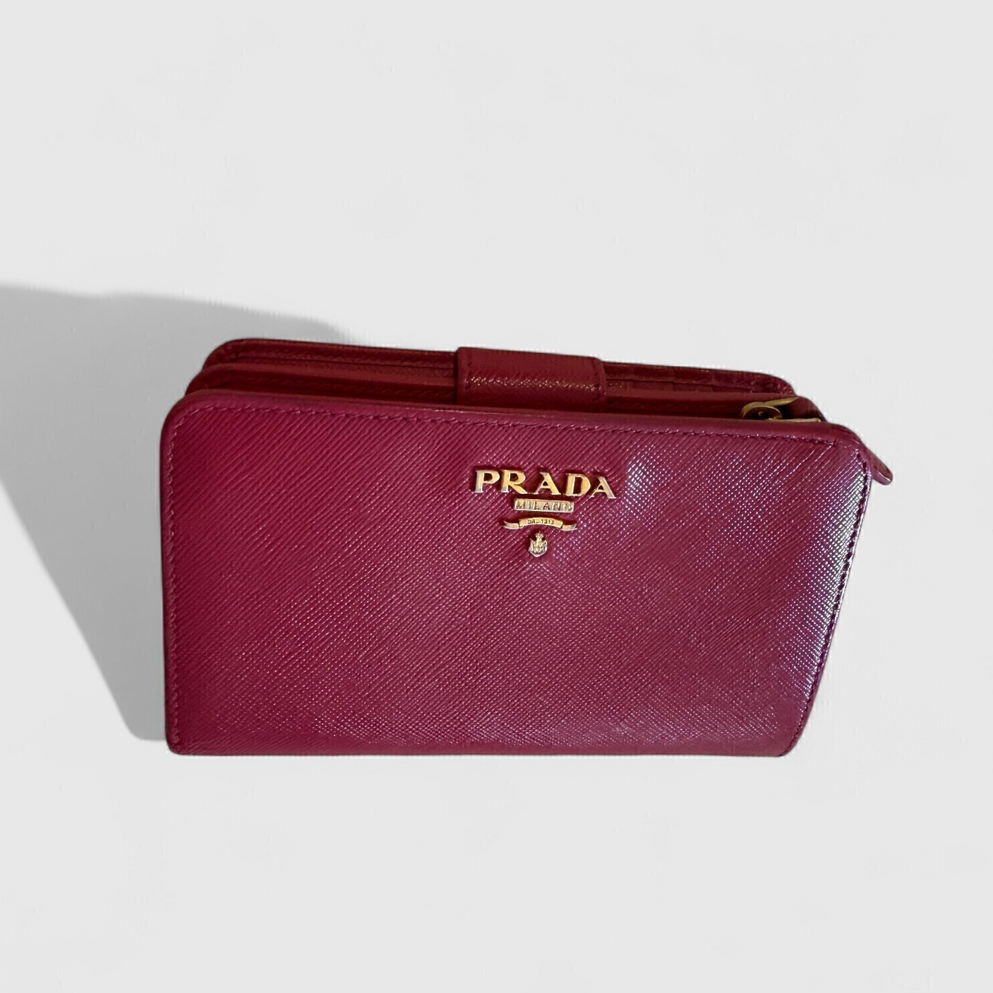 Prada-Saffiano-Leather-Bi-Fold-Wallet-08