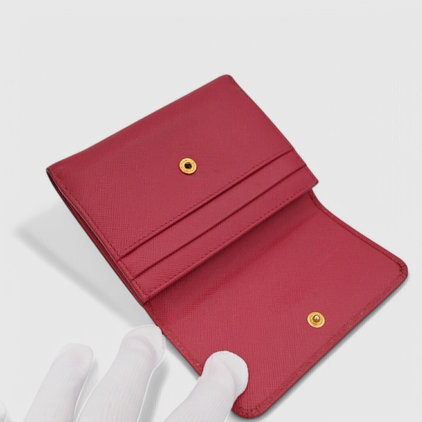 Prada-Saffiano-Leather-Bi-Fold-Wallet-15