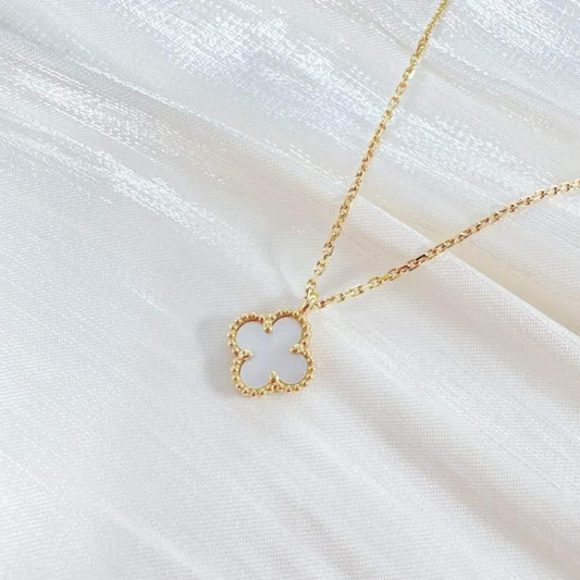 Van-Cleef-Arpels-Sweet-Ahambra-Necklace-03