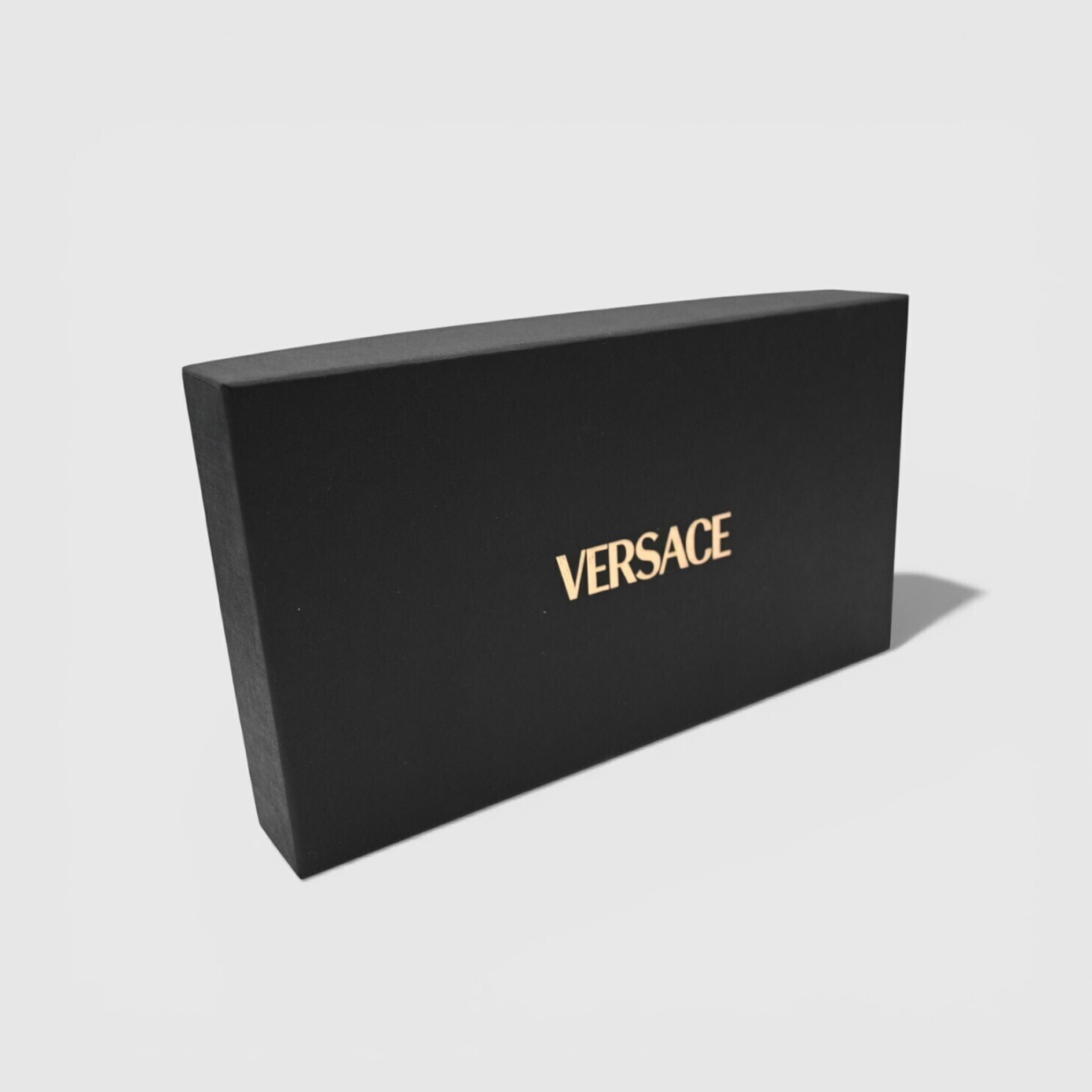 Versace-LetterV-Zip-Around-Long-Wallet-07