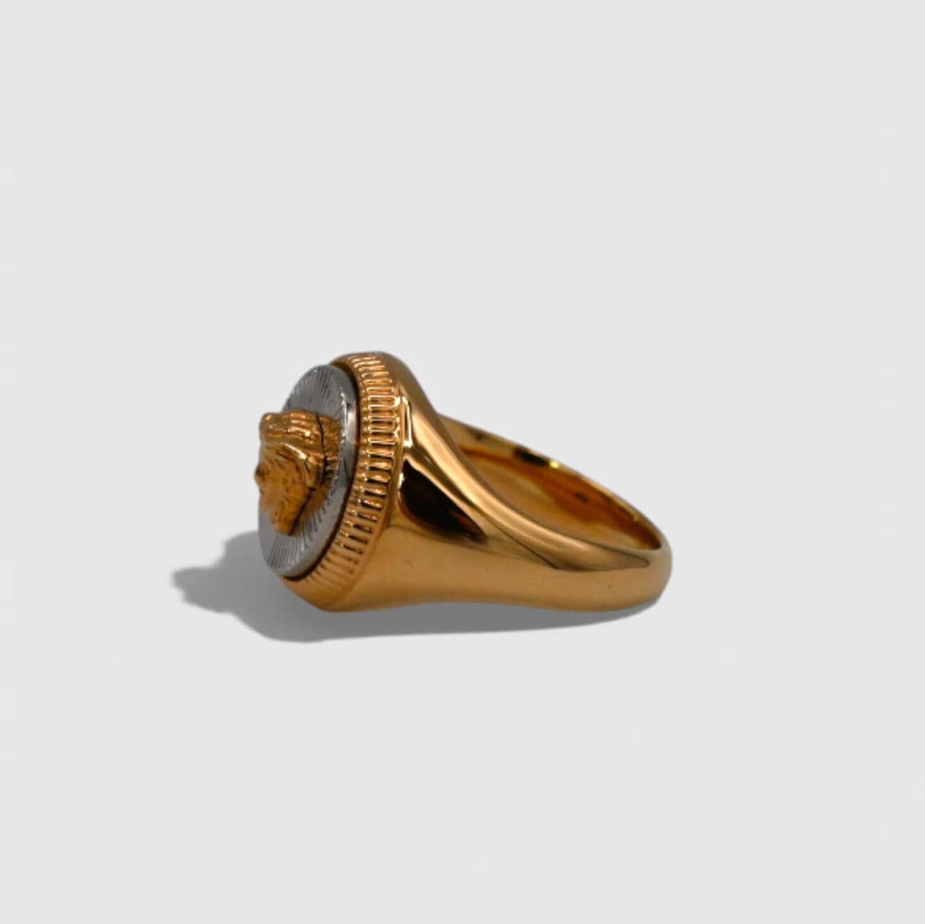 Versace-Medusa-Gold-Ring-04