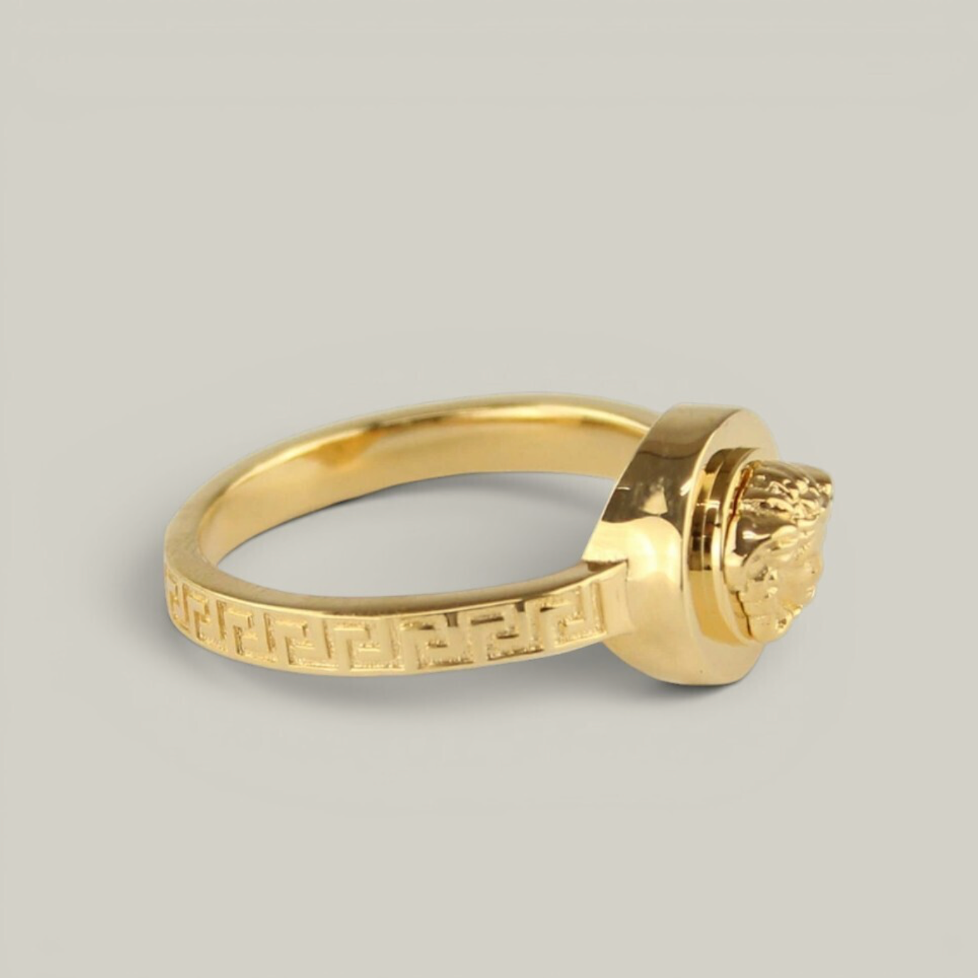 Versace-Medusa-Greca-Ring-Gold-02
