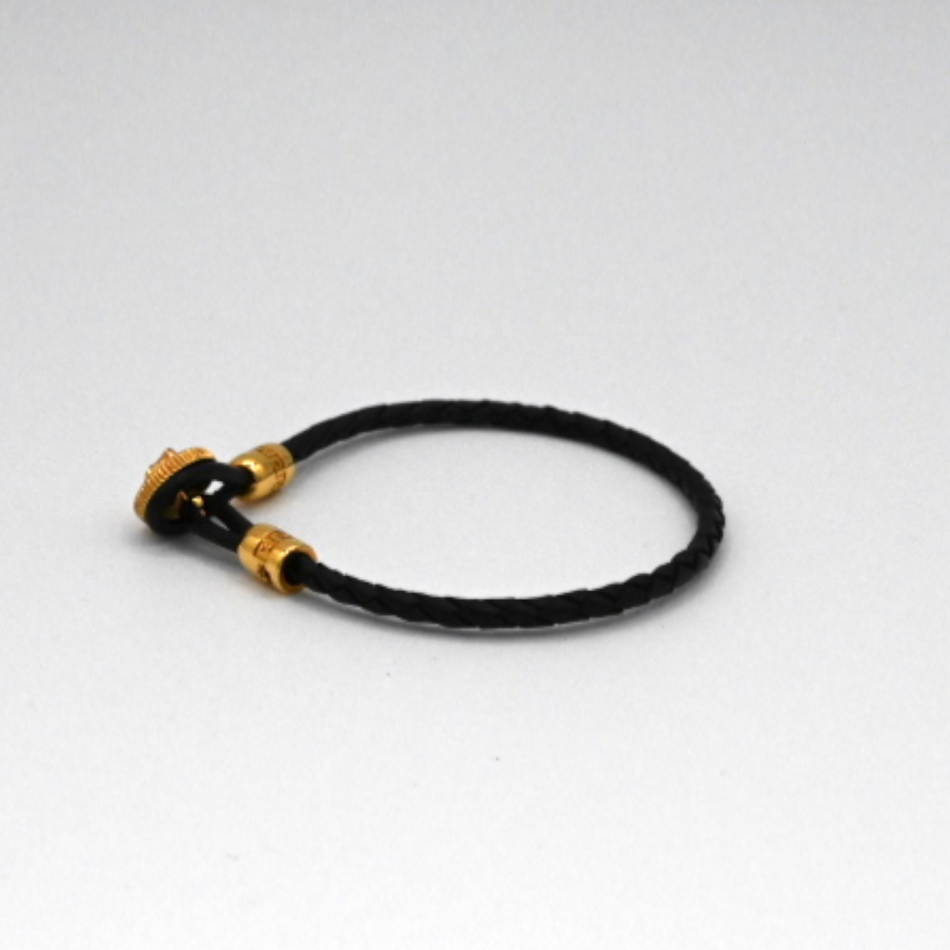 Versace-Medusa-Leather-Bracelet-02