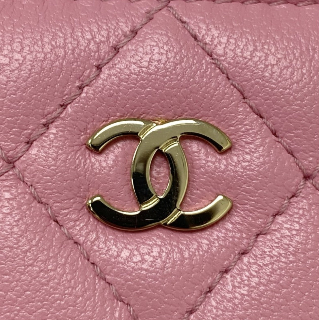 Vintage CHANEL Lambskin Zip Card Case Rank A