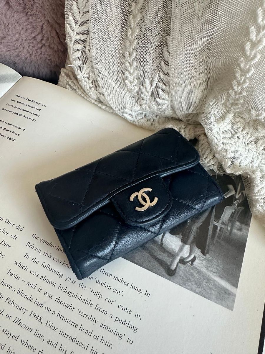 Vintage Rank A CHANEL Navy Lamb Key Holder Phw