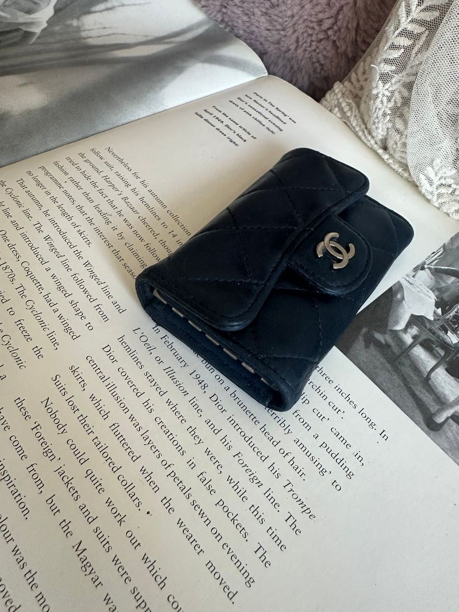 Vintage Rank A CHANEL Navy Lamb Key Holder Phw