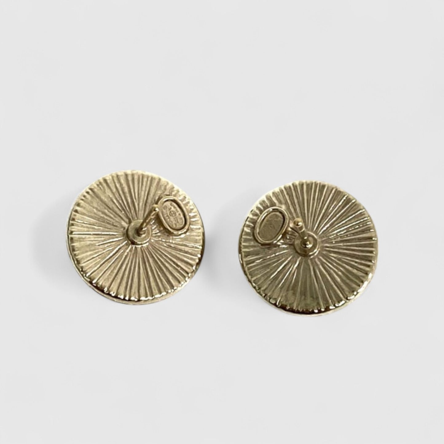Vintage Rank S CHANEL Logo Metal Earrings Gold
