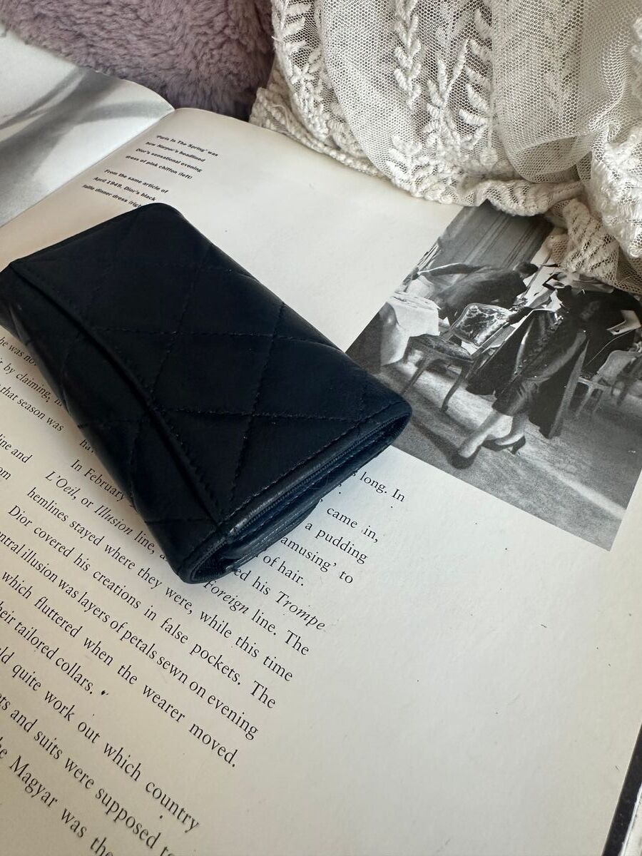 Vintage Rank A CHANEL Navy Lamb Key Holder Phw