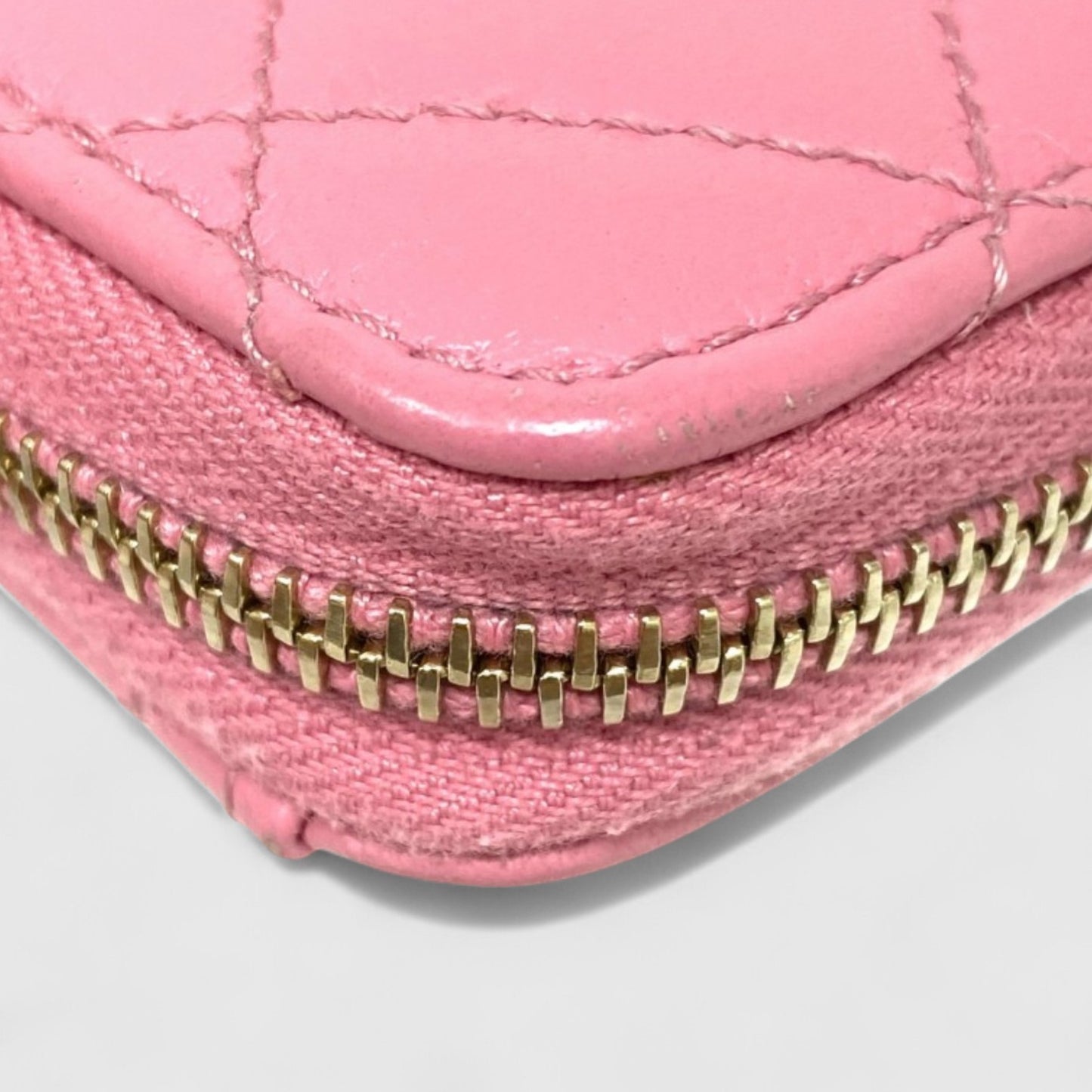 Vintage CHANEL Lambskin Zip Card Case Rank A
