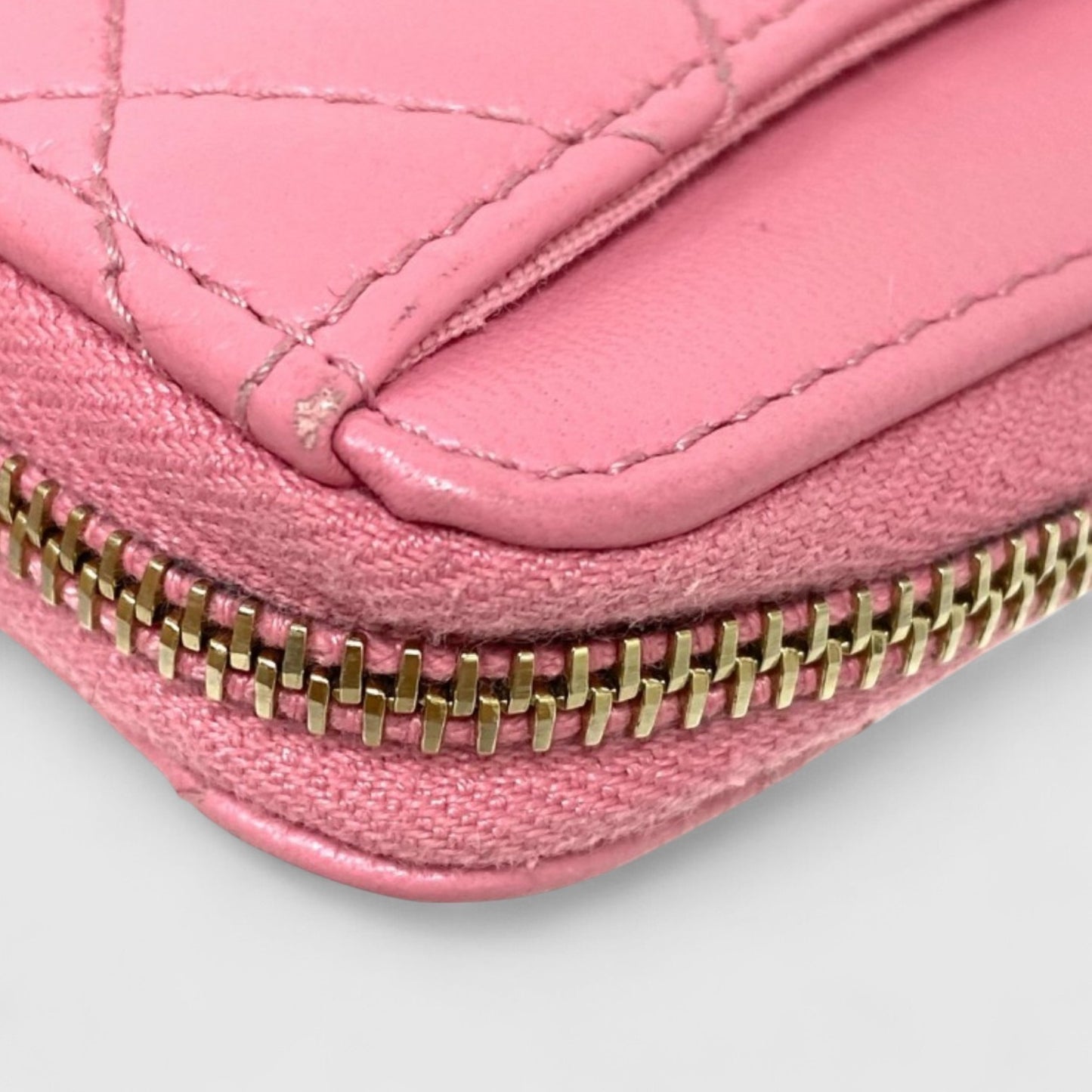 Vintage CHANEL Lambskin Zip Card Case Rank A